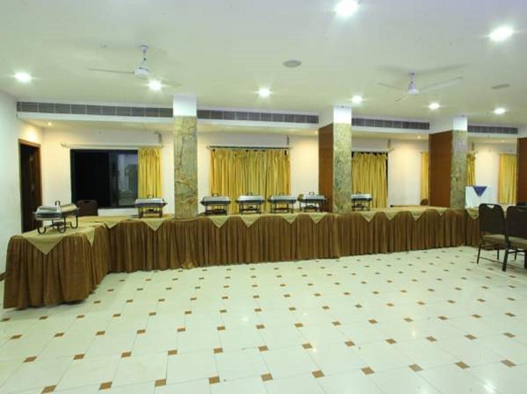 Hotel Kanchan Tilak 4*